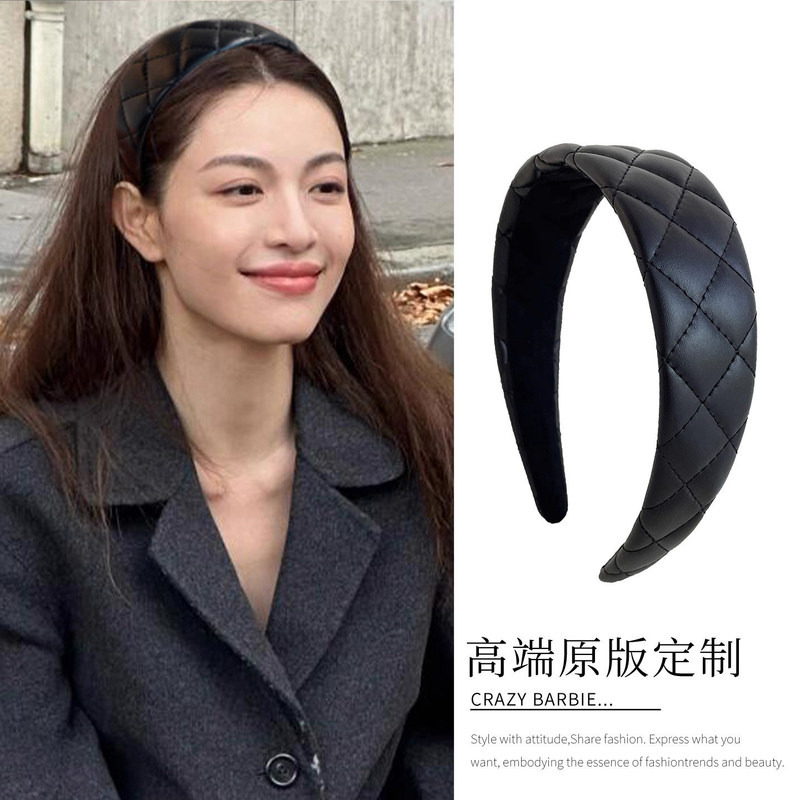 Zhong Chuxi's Same Style Black Checkered Leather Wide Headband for Women, 2026 New Model, Face-Washing Hairband, Fashionable Hair Clip
