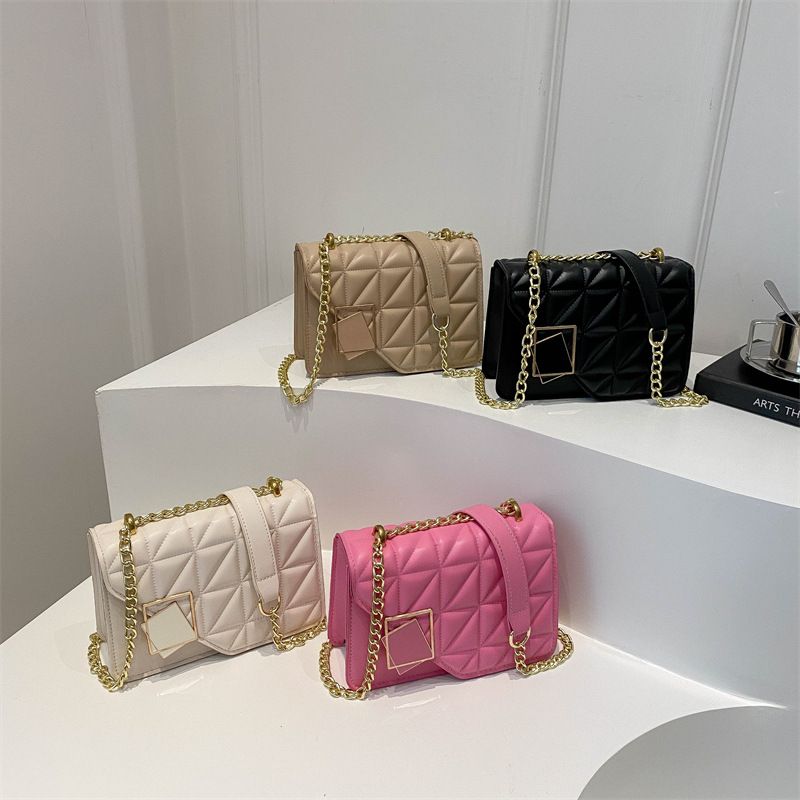 Línea bordada de color sólido 2024 invierno nueva moda moda moda retro ocio simple cadena mochila bolso de hombro