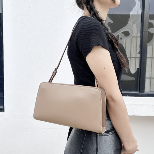 2024 New French Niche Retro Baguette Underarm Bag High-End Minimalist Single Shoulder Bag Tofu Square Bag for Women