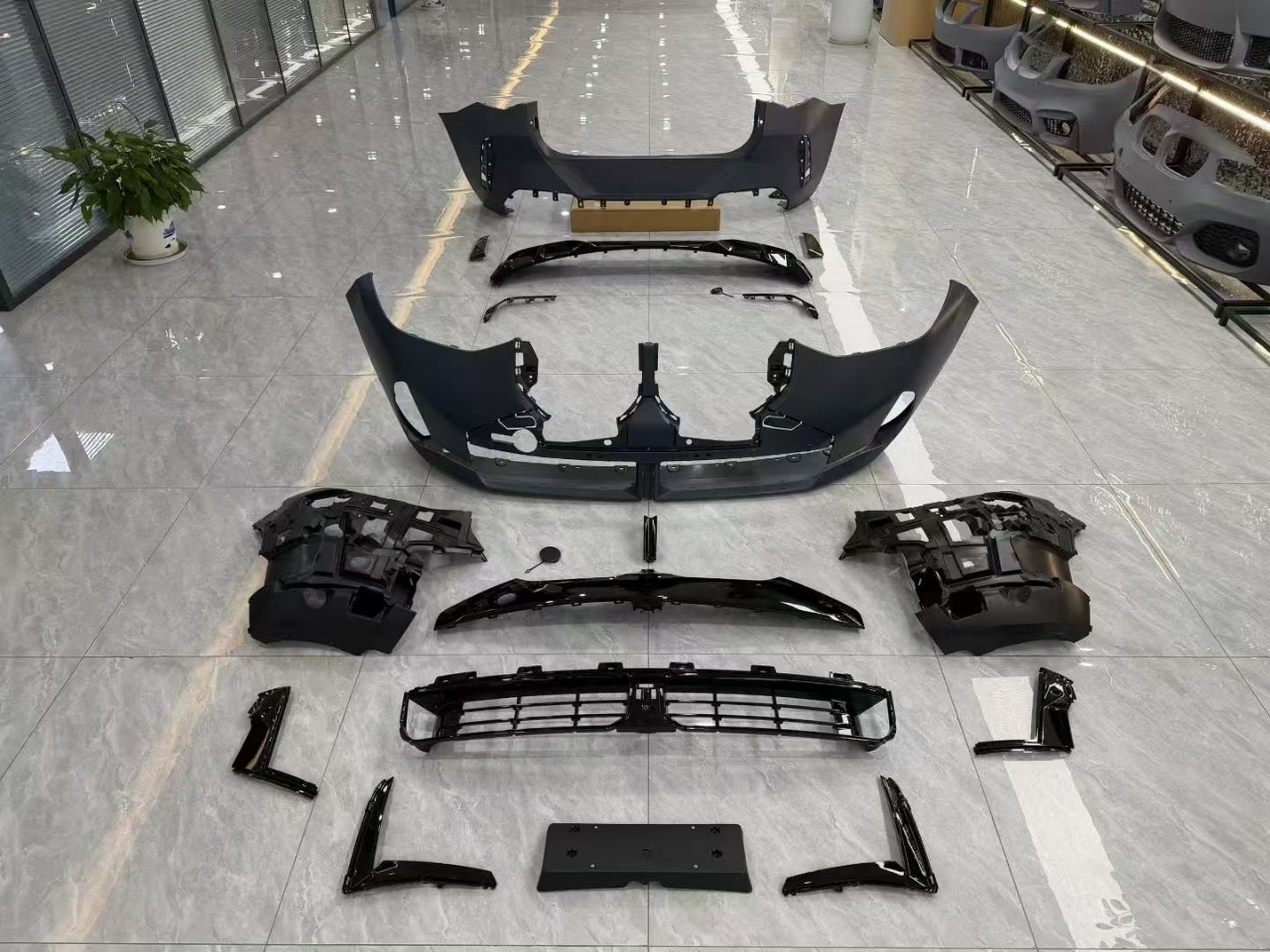 Suitable for the new X3 G45, this includes an upgraded MT sports-style body kit, featuring a front bumper, rear bumper, and a four-outlet rear lip with exhaust