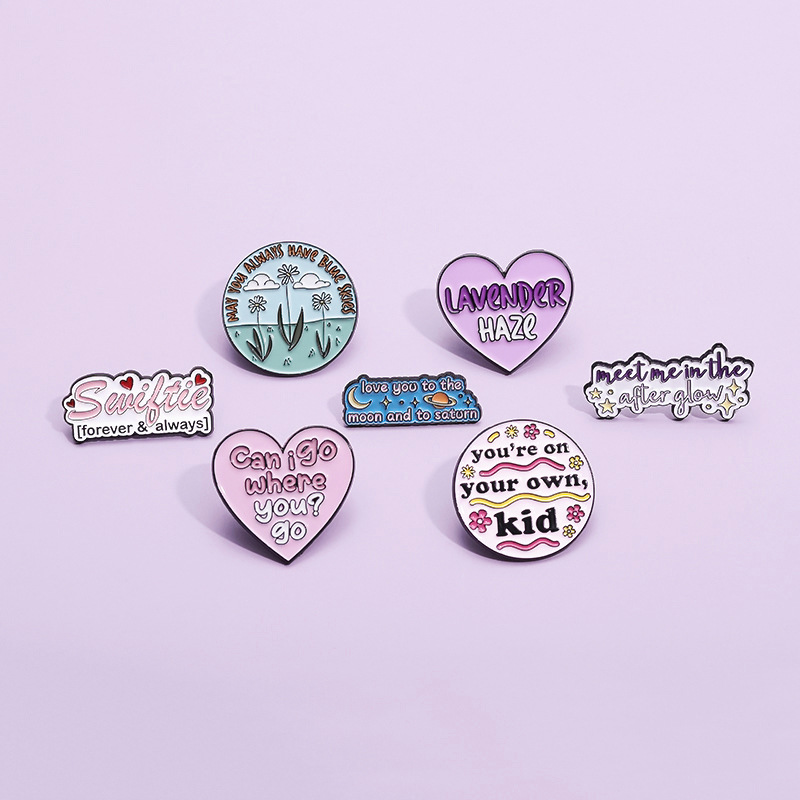 Simple Style Classic Style Pin Letter Alloy Stoving Varnish Unisex Brooches display picture 7