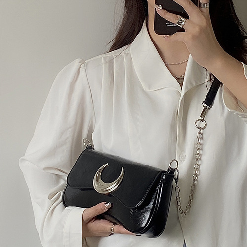 2024 niche new shoulder bag for women, high-end moon lock buckle armpit baguette bag, fashion trend crossbody bag for women