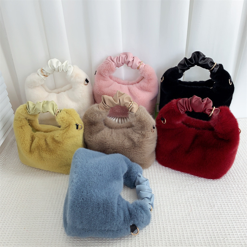 Women's Medium Autumn&winter Plush Solid Color Streetwear Square Zipper Handbag display picture 1