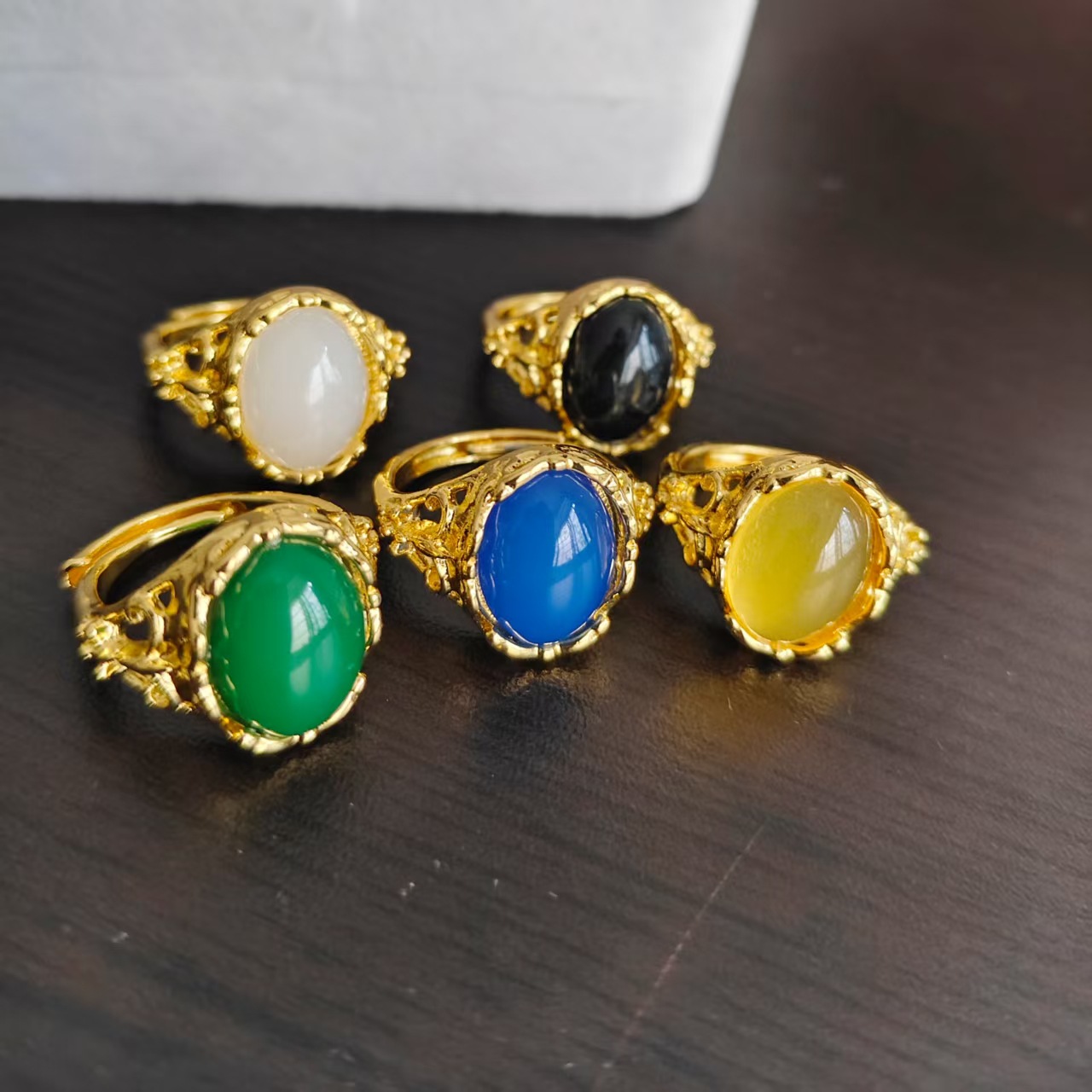 中国风绿玛瑙戒指经典款越南沙金开口女戒仿玉髓宝石跨境货源直销