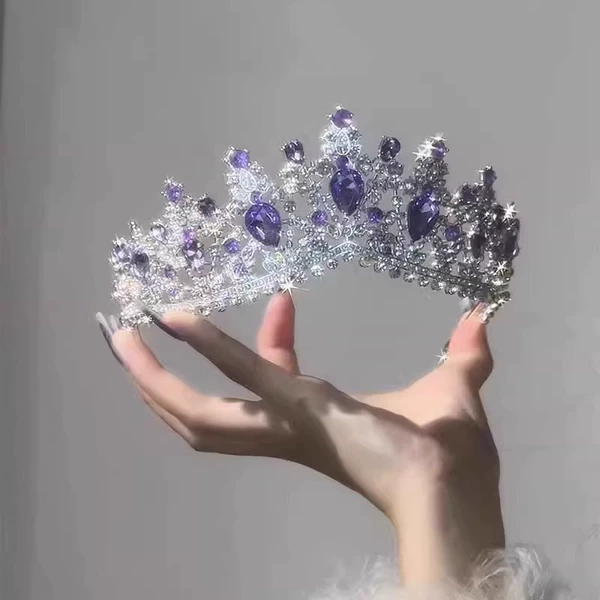 The Goddess of Beauty Comes Purple Crown