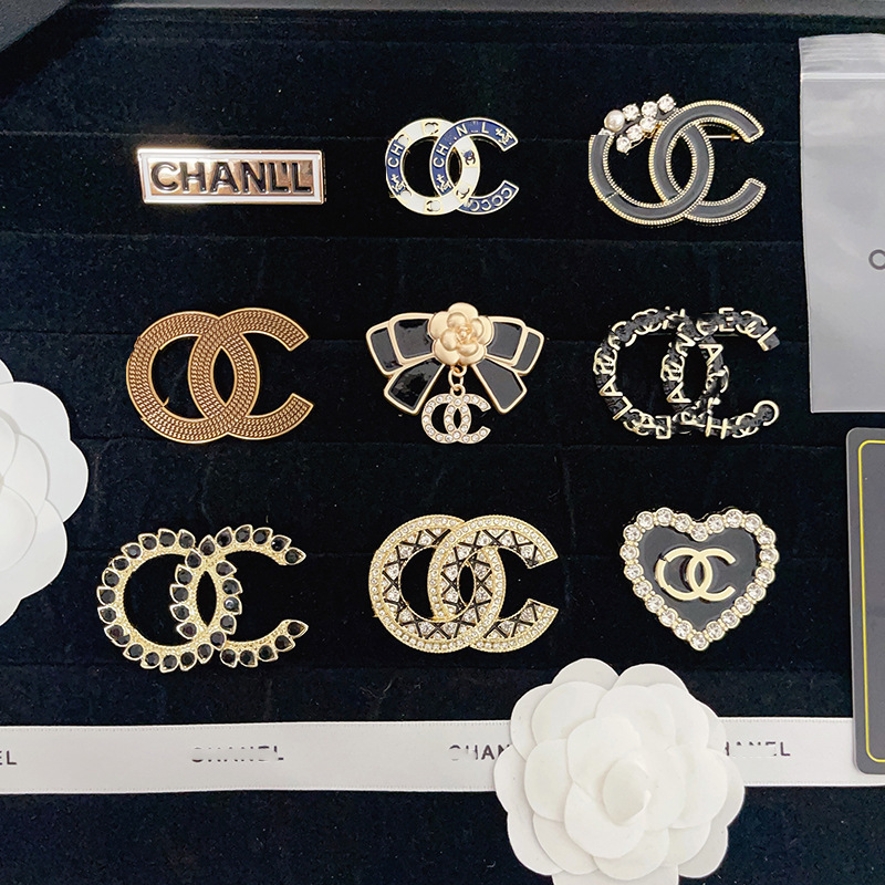 Fragrant Style Luxury Pin Brooch Women's High-end Vintage Atmospheric Camellia Brocade Japanese and Korean Fashion Women's Top Accessories