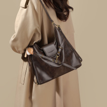 托特包包女式2025新款女包秋冬真皮单肩腋下包大容量双肩包bags