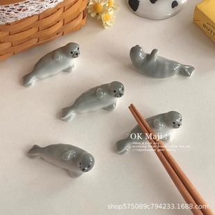 Exquisite Cute Creative Ceramic Chopsticks Rack Tableware Spoon Chopsticks Holder Household Dining Table Desktop Chopsticks Rack Chopsticks Pillow Chopsticks Holder