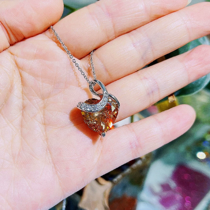 Кулон с сердцем из циркона, каменная инlay, 15×15 мм, серебристая подвеска