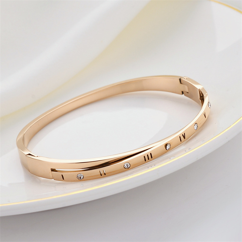 Pulsera de titanio y acero para mujer, diseño moderno y sencillo, pulsera de lujo que no se desvanece, venta al por mayor en stock.