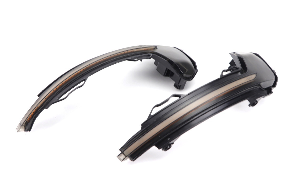 Turn Signal Modification Is Suitable for Volkswagen Touareg Mk3 European Version Tiguan Mk217-19 Tanyue 17-19 Running Water Lights