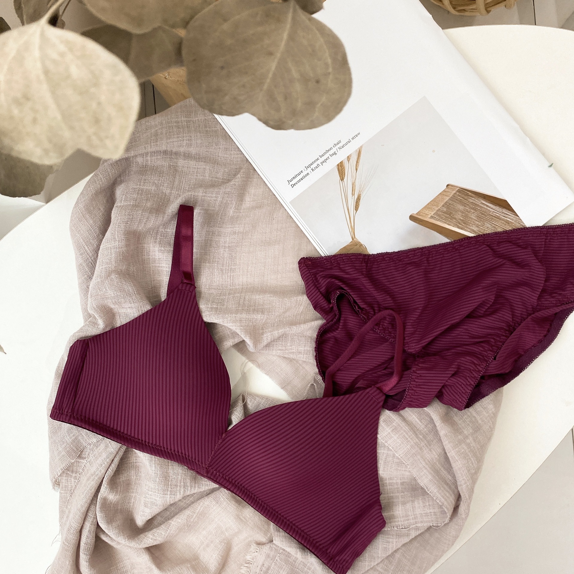 Recolección lateral tridimensional francesa cómoda sin costuras, soporte superior, leche antideslizante, ropa interior antiflacidez, sujetador de texto femenino