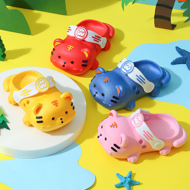 Children's Slippers Summer Cartoon Small Tiger Kids Slippers Cartoon Baby Non-slip Indoor and Outdoor Hole Shoes Fashion Cooling Slippers