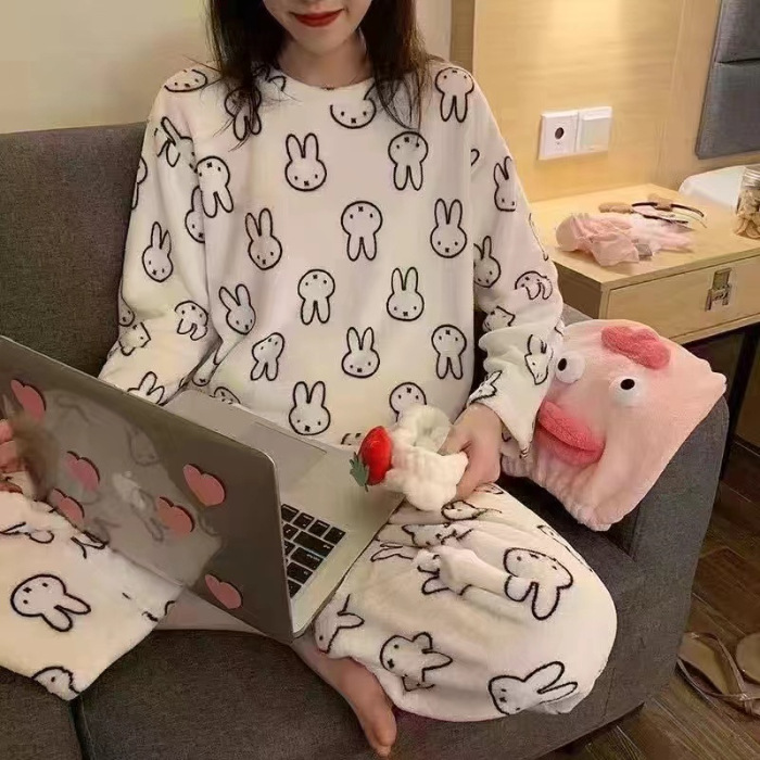 Otoño y invierno pijama de mujer punto pequeño conejo flanel engrosado dulce dibujos animados casuales manga larga cálida coral conjunto de terciopelo
