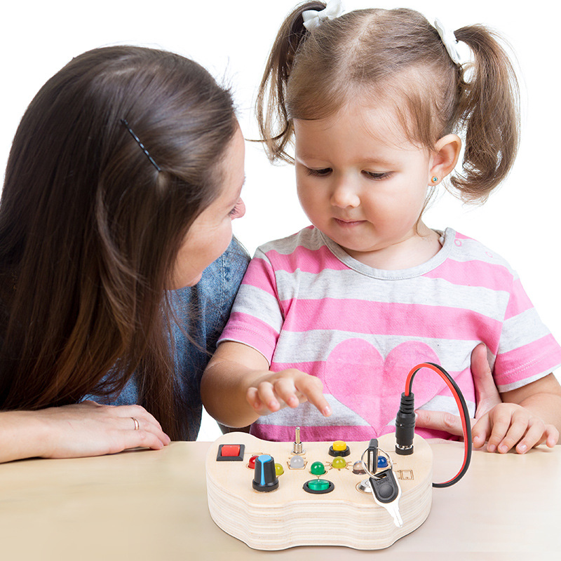 Nueva transfronteriza de madera LED interruptor electrónico ocupado Junta física educación temprana juguetes educativos para niños color de la cognición