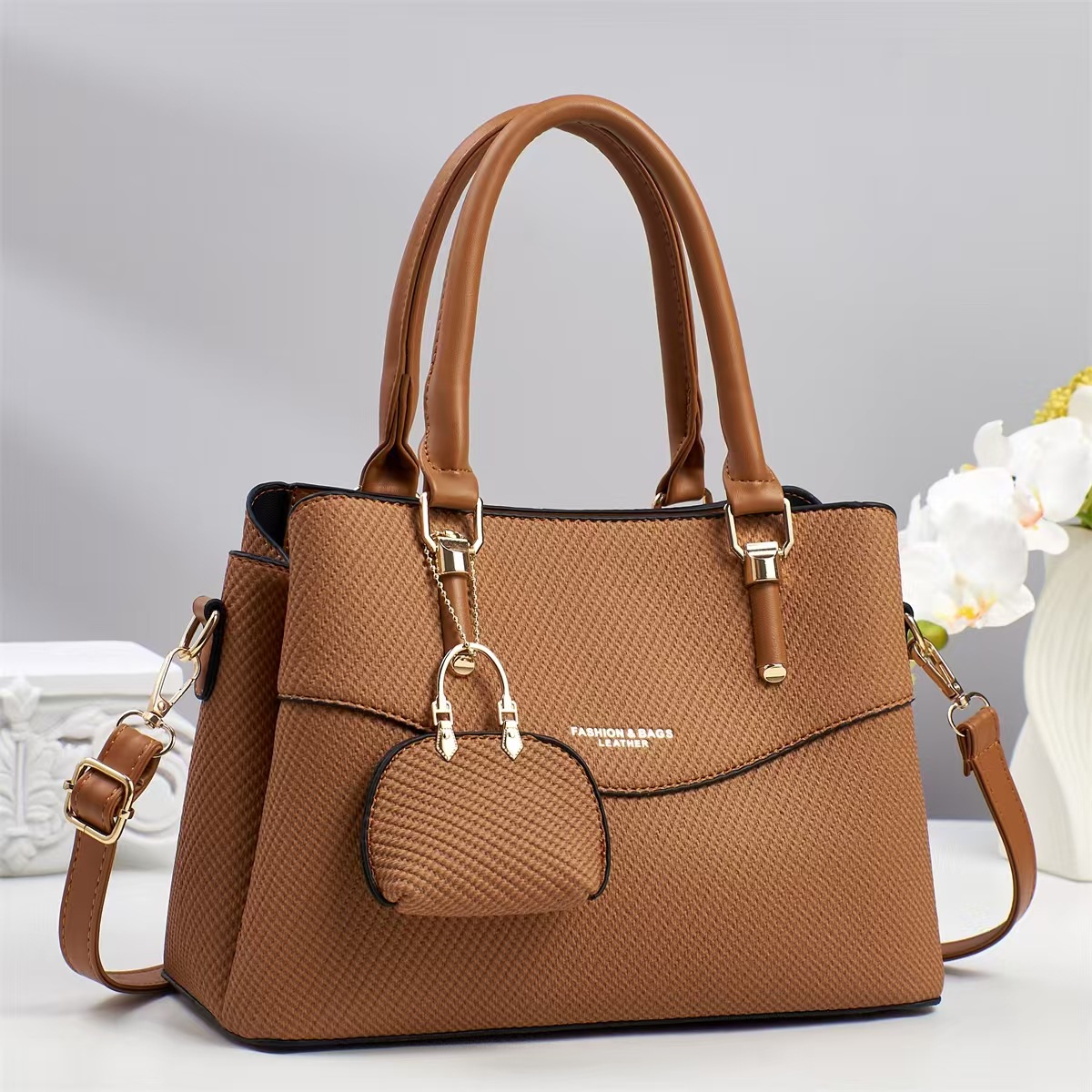 Bolsa de regalo del día de la madre 2025, nueva atmósfera de madres de mediana edad, bolso de mano de moda para mujeres, bolso de mochila