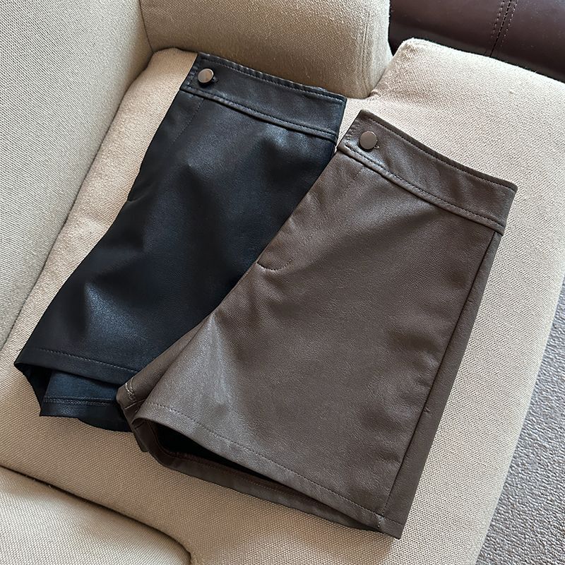 2023 autumn and winter plus size chubby girl black wide-leg pants women's high waist outer wear slimming PU leather shorts casual bottoming boot pants