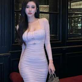 TZ2905性感方领连衣裙女2023新款纯欲辣妹风修身褶皱网纱中长款裙