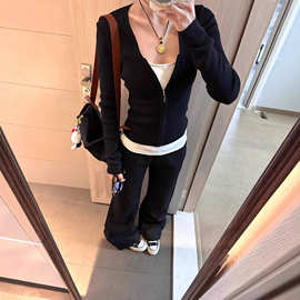 正肩假两件辣妹小众设计感短款打底衫纯欲风长袖T恤女修身上衣潮