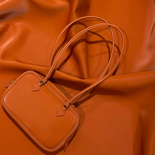Niche Design Women's Bag 2024 New Satin Cowhide Underarm Bag High-end Boston Bag Simple Handbag