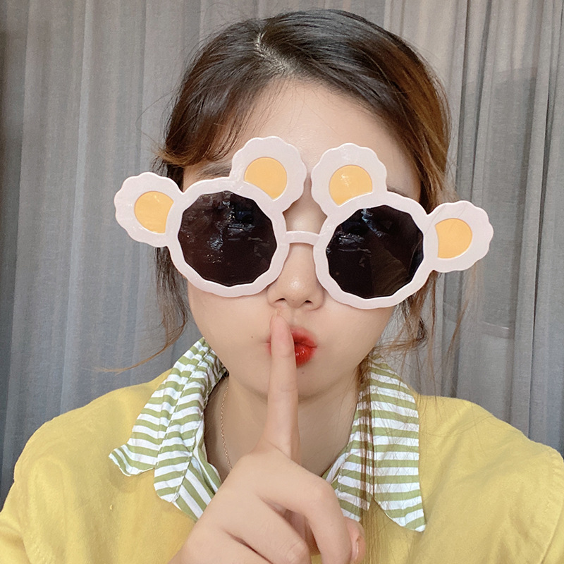 Girlfriends take pictures funny glasses