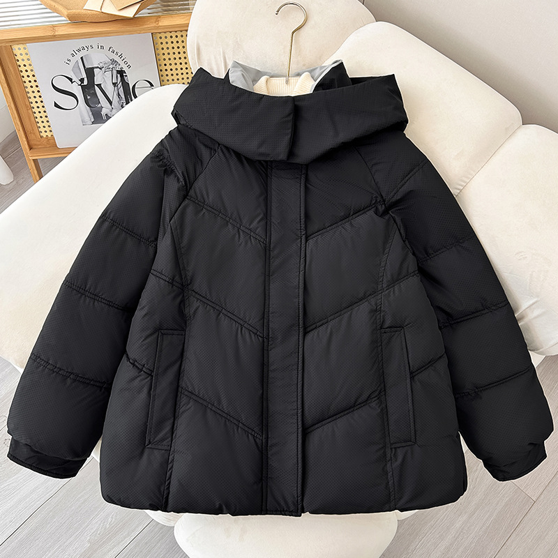 Capa de algodón de pluma para mujeres 2024 invierno nuevo corto hombre pequeño estilo suelto encapuchado de color engrosado chaqueta de algodón