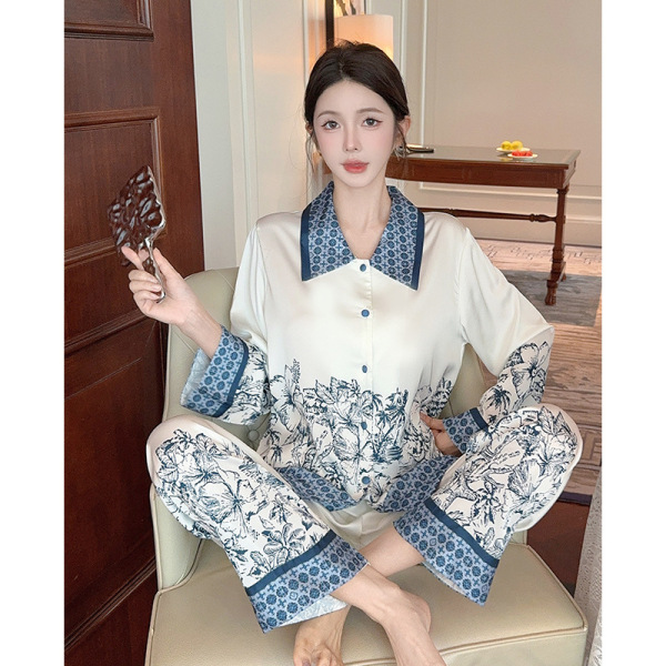 Elegant silk pijama