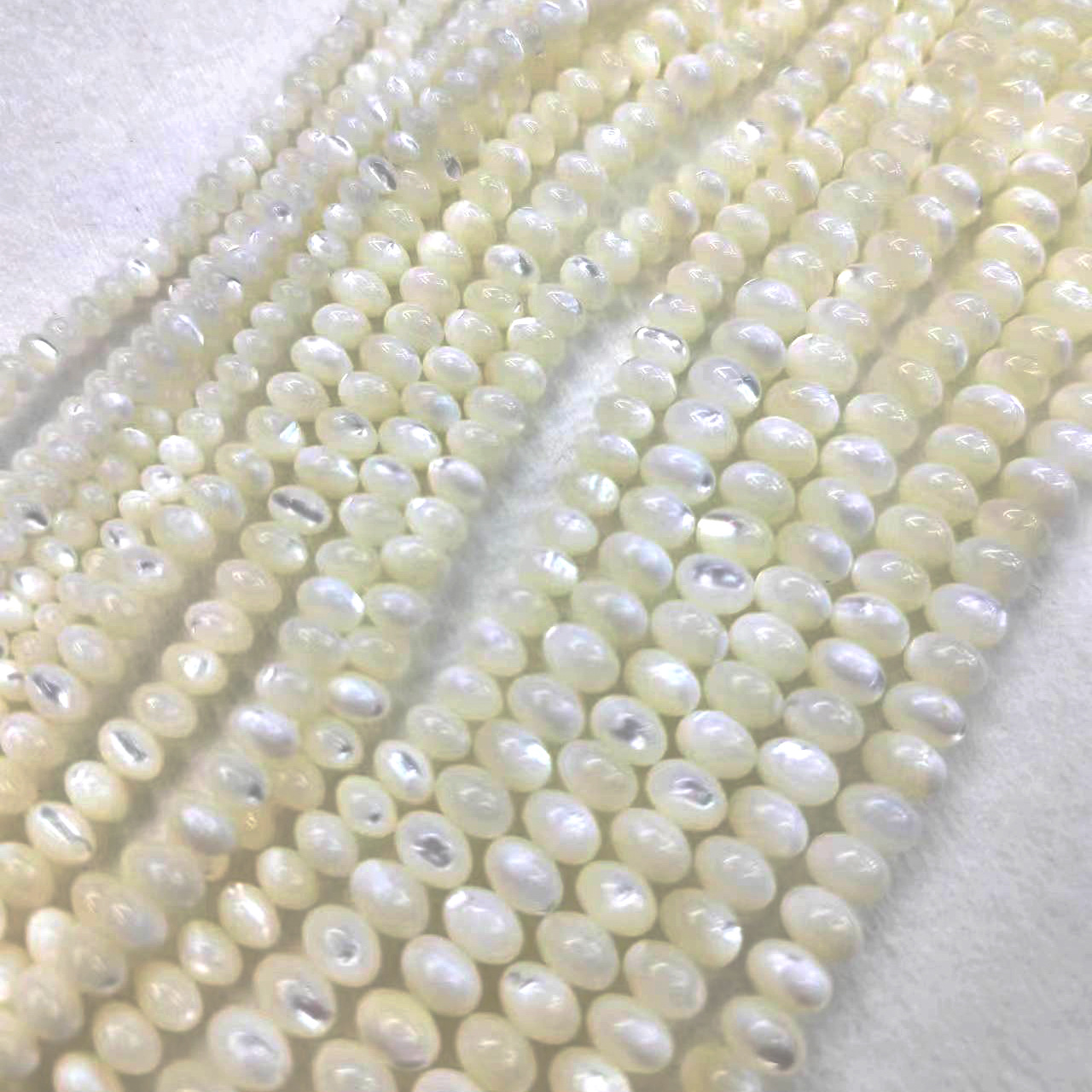 White Tabi pearl