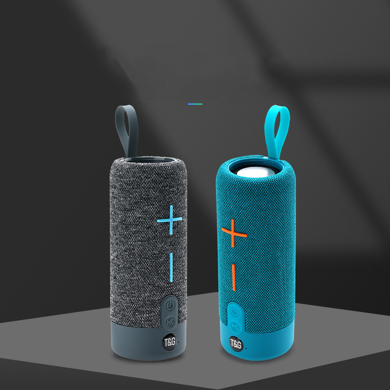 Nuevo TG619 altavoz Bluetooth inalámbrico portátil al aire libre tarjeta de enchufe portátil radio FM TWS couplet regalo creativo
