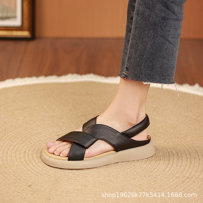 2024, новые летние сандалии, женская новая пляжная женская обувь на плоской подошве, повседневная универсальная обувь в стиле римского знаменитостей, не тирсин ног