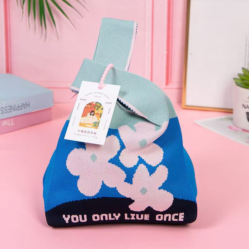 파란색 세 꽃 + 액세서리 없음