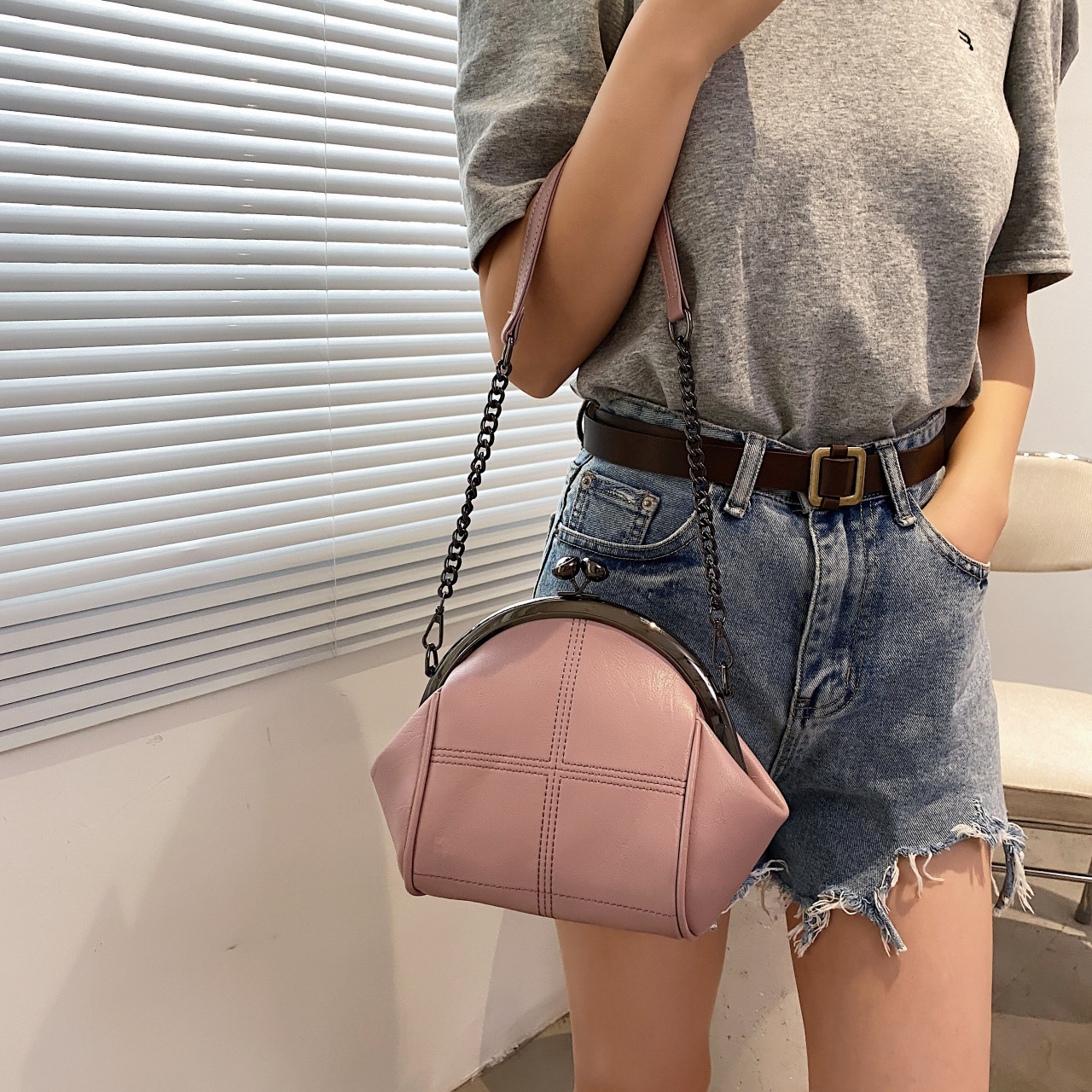 New Solid Color Simple Shell Bag Large Capacity Handheld Zero Wallet Fashion Chain Diagonal Cross Shoulder Phone Bag_voghion.com