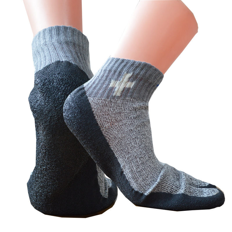 直销 沙滩防割浸胶袜 五指防滑耐磨防穿刺野外生存安全防护袜批发