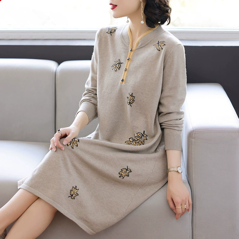 Женское трикотажное длинное платье-свитер среднего и пожилого возраста 2023 новая юбка в западном стиле для мамы и осени 40 лет 50