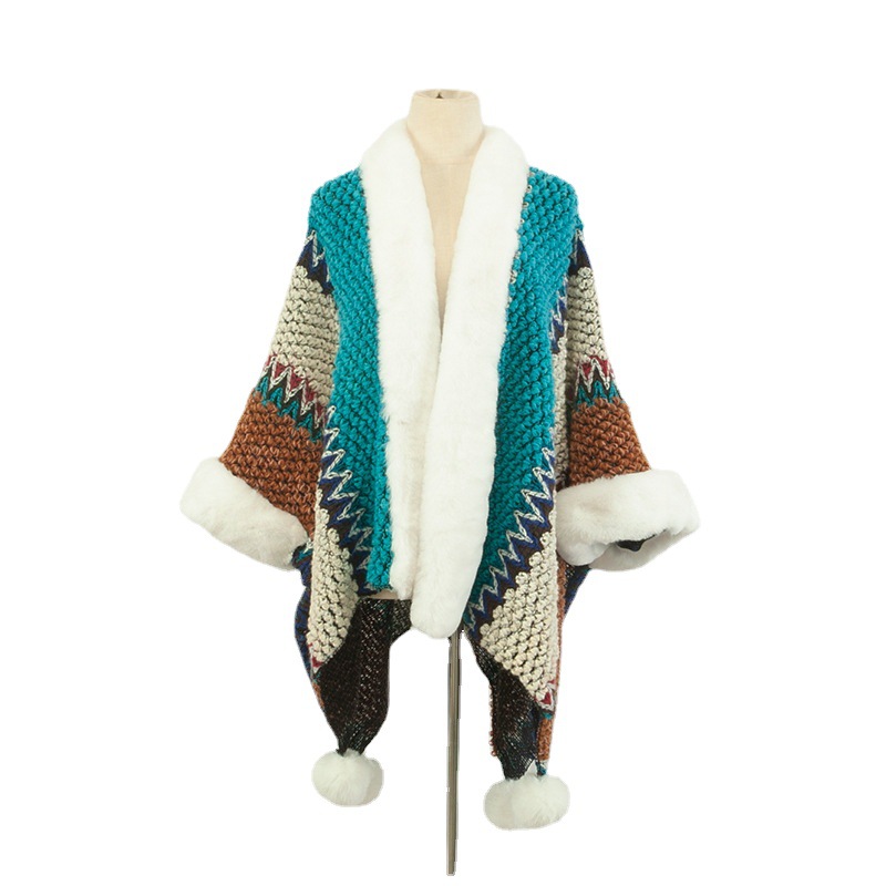 定制秋冬新款新疆西藏云南旅游披肩加厚网红带毛领毛球斗篷披风女