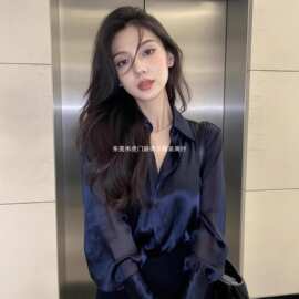 时尚轻熟风绝美蓝色Polo领长袖衬衫女春季款洋气百搭通勤宽松衬衣