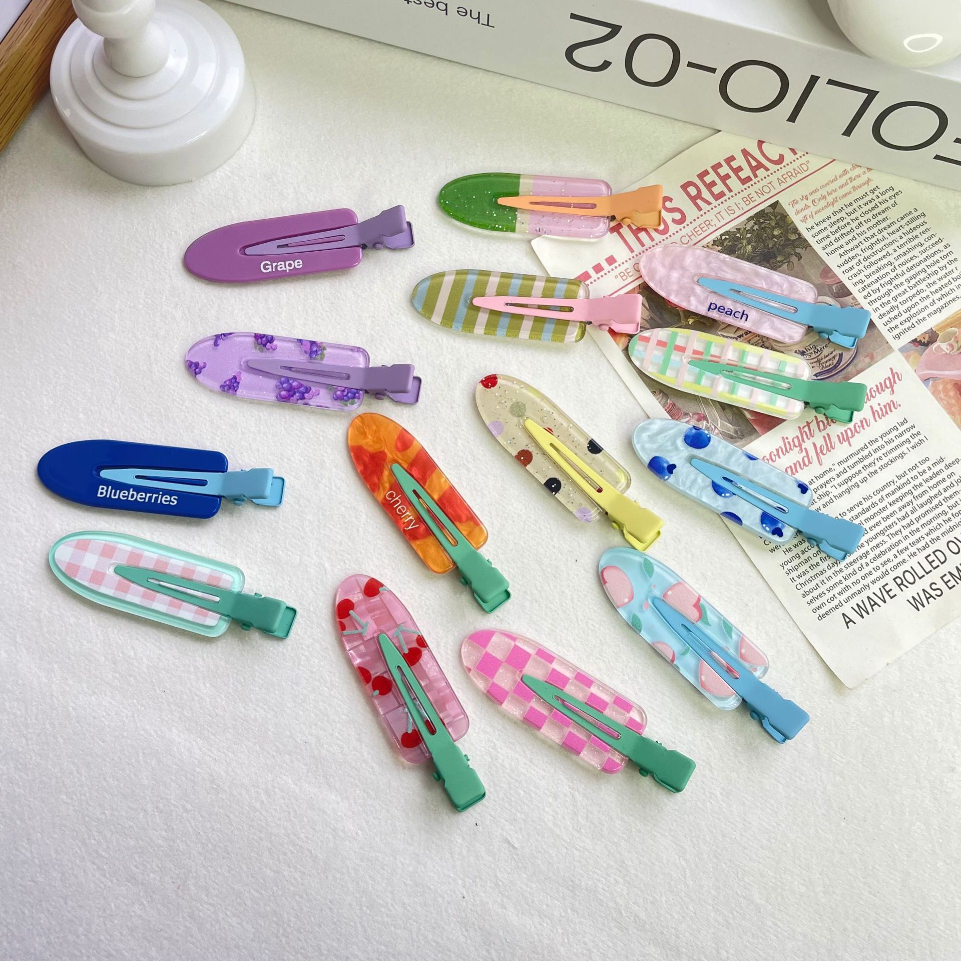 Hair Clip Wholesale: Vacation Style Juice-Colored Seamless Hair Clips for Women