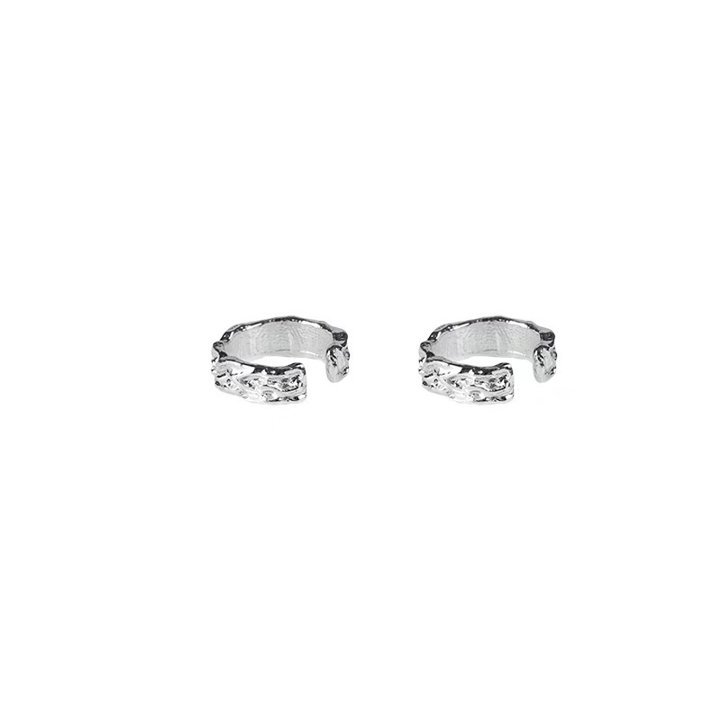 Ear cuff con texture irregolare per uomo e donna stile minimal_voghion.com