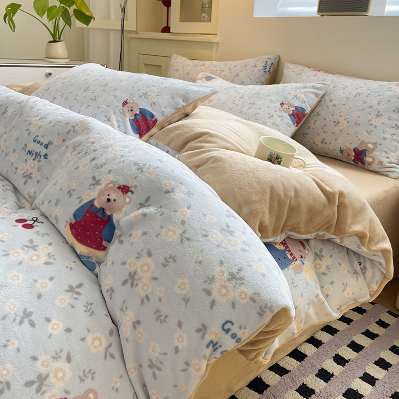 Invierno leche de seda gruesa cama de cuatro piezas pequeña seda de coral fresca gruesa sábanas cálidas cubierta de colcha de tres piezas 3