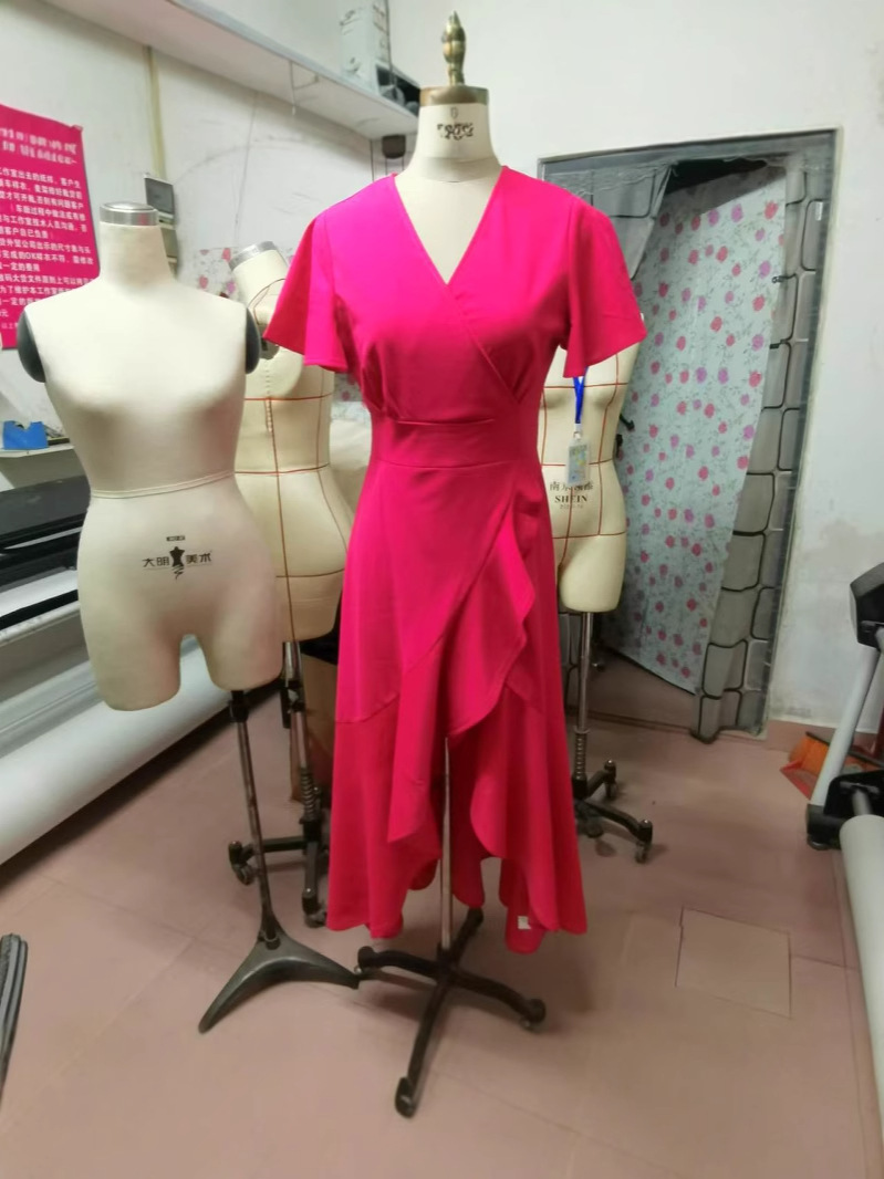 Elegant dress, V-neckline 4