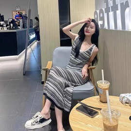 轻熟风条纹吊带连衣裙女2026夏季新款修身无袖上衣半身裙两件套装