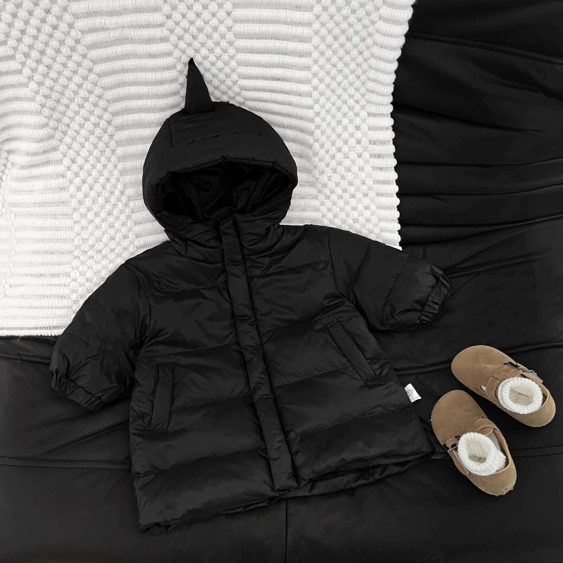 Trajes de invierno para bebés nuevos tipos de ropa de invierno para bebés delgada y ligera chaqueta de plumón blanco lindos dibujos animados ropa cálida