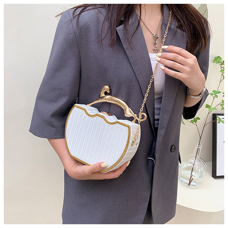 Women's Small Pu Leather Fashion Chain Bag display picture 4