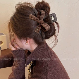 耳环;项链;手链