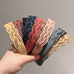 Trendy Plastic Frosted Wide-Edge Hairband with Hollow Design for Washing Face & Styling—Women's Summer High-Top Hair Hoop Available Wholesale