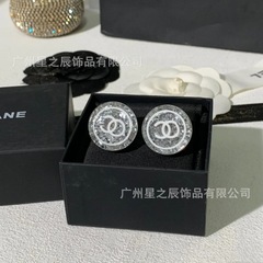 実物写真 Xiangjia ダブル C 早春の新 25C アクリルシルバースパンコールラウンドイヤリング女性のライト高級スタイルイヤリング女性卸売
