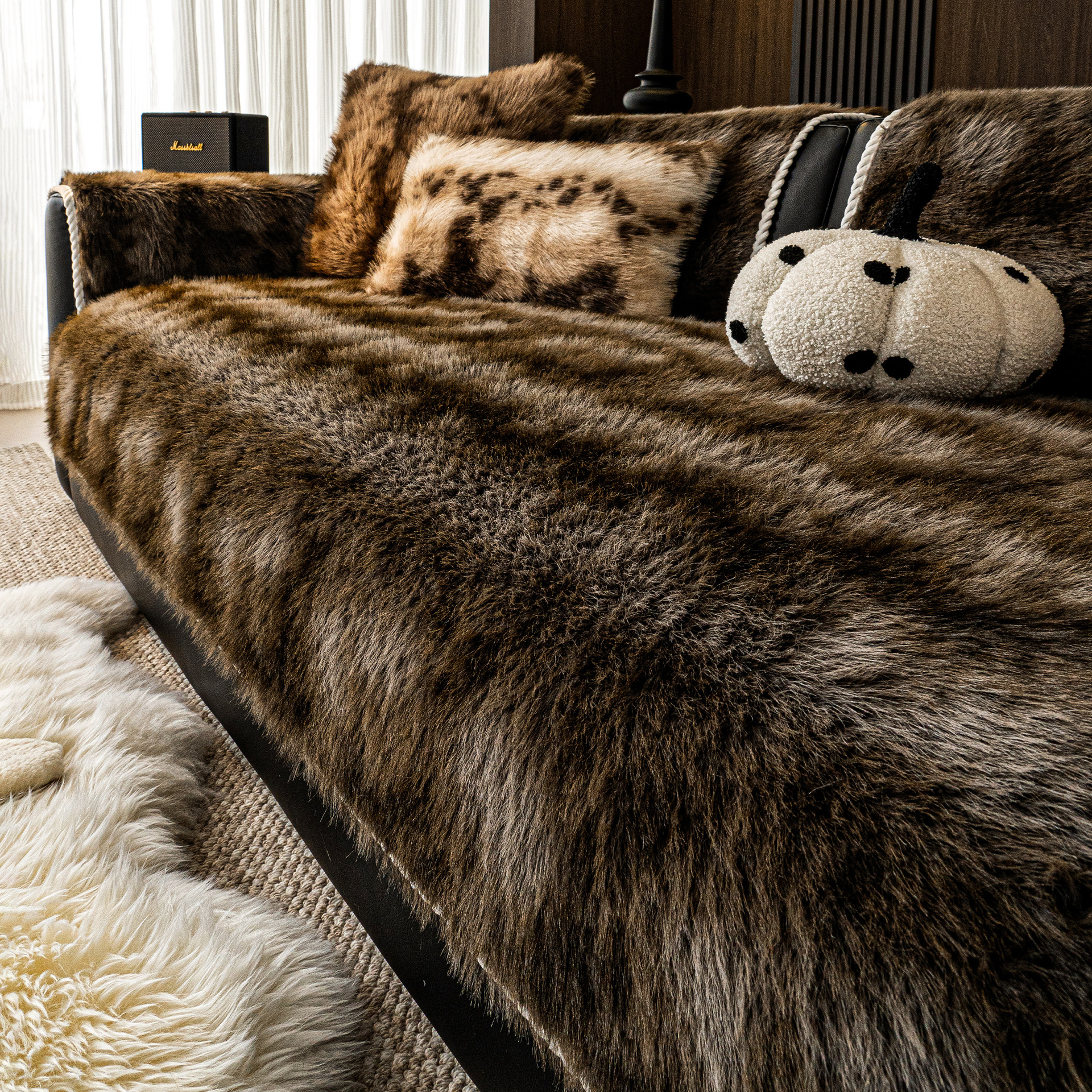 Cojín de sofá de invierno de alta calidad 2025 nuevo tipo de peluche antideslizante cojín de sofá de cuero de alta calidad toalla de tela