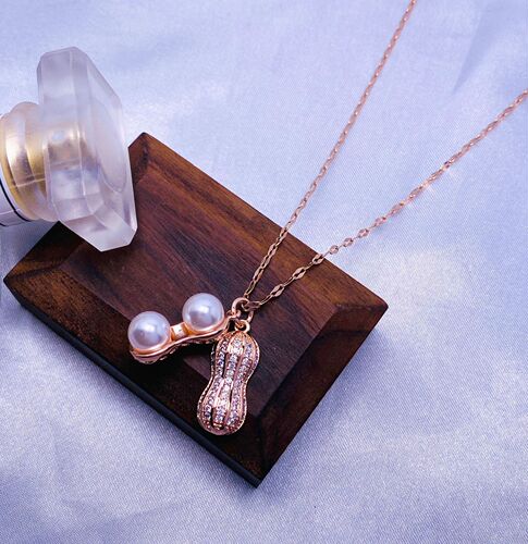 Copper pendant pearl titanium steel necklace female internet celebrity ins style peanut simple and high-end 18K gold clavicle chain accessories