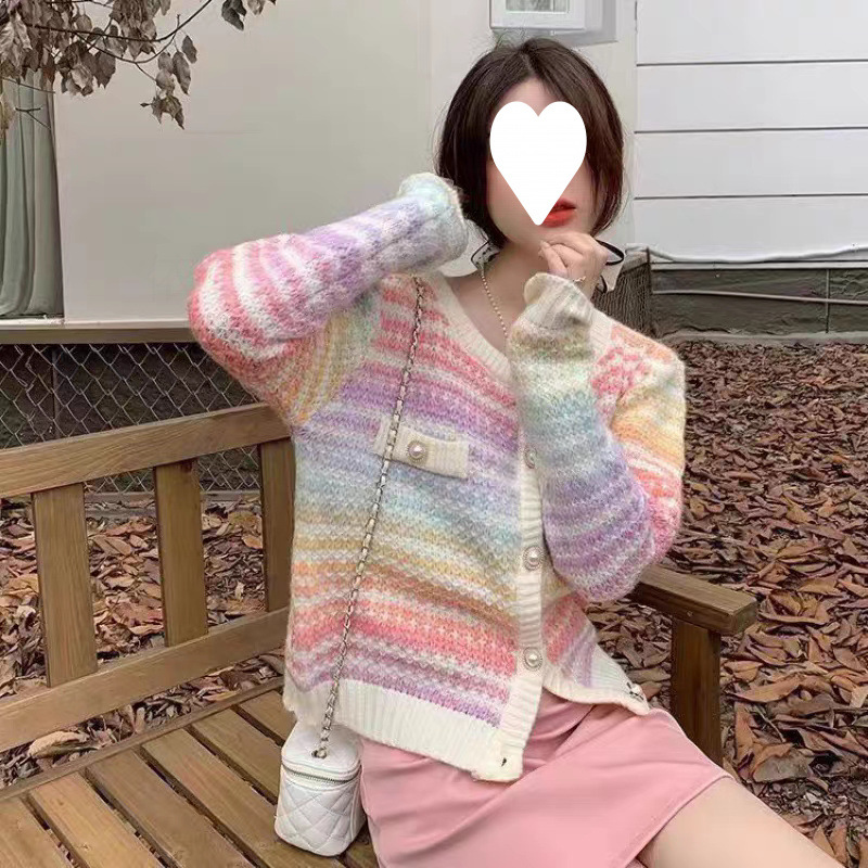 Cardigan de punto para mujeres otoño y invierno con un nuevo tipo de hombre pequeño, un suéter corto a rayas de color image 1
