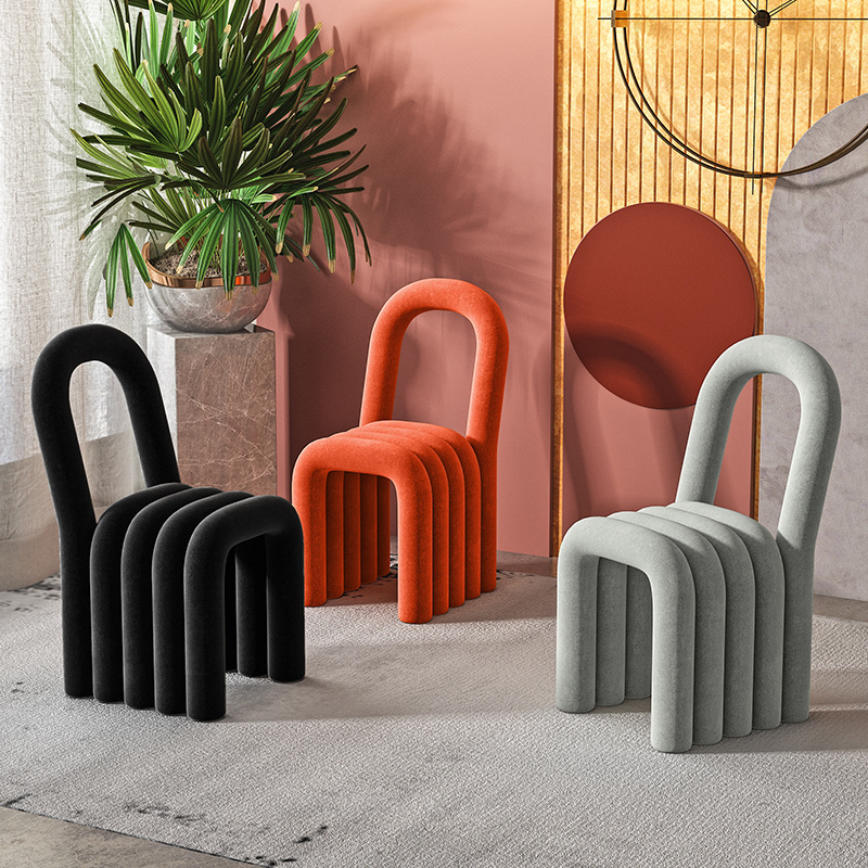Nórdico creativo especial en forma de silla escritorio hogar dormitorio tienda de ropa Internet celebridad taburete peine maquillaje lambswool diseñador Silla de comedor